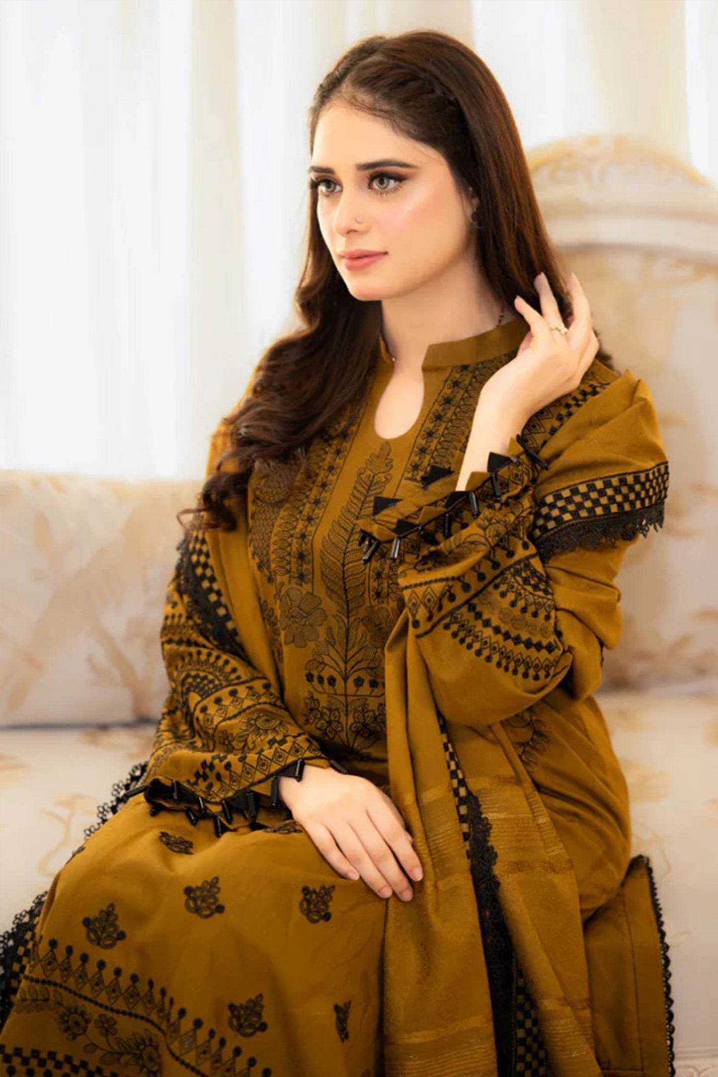 CF1110-WINTER LIBAAS 3-Pc Embroidered Dhanak Suit with Heavy Embroidered Dhanak Shawll