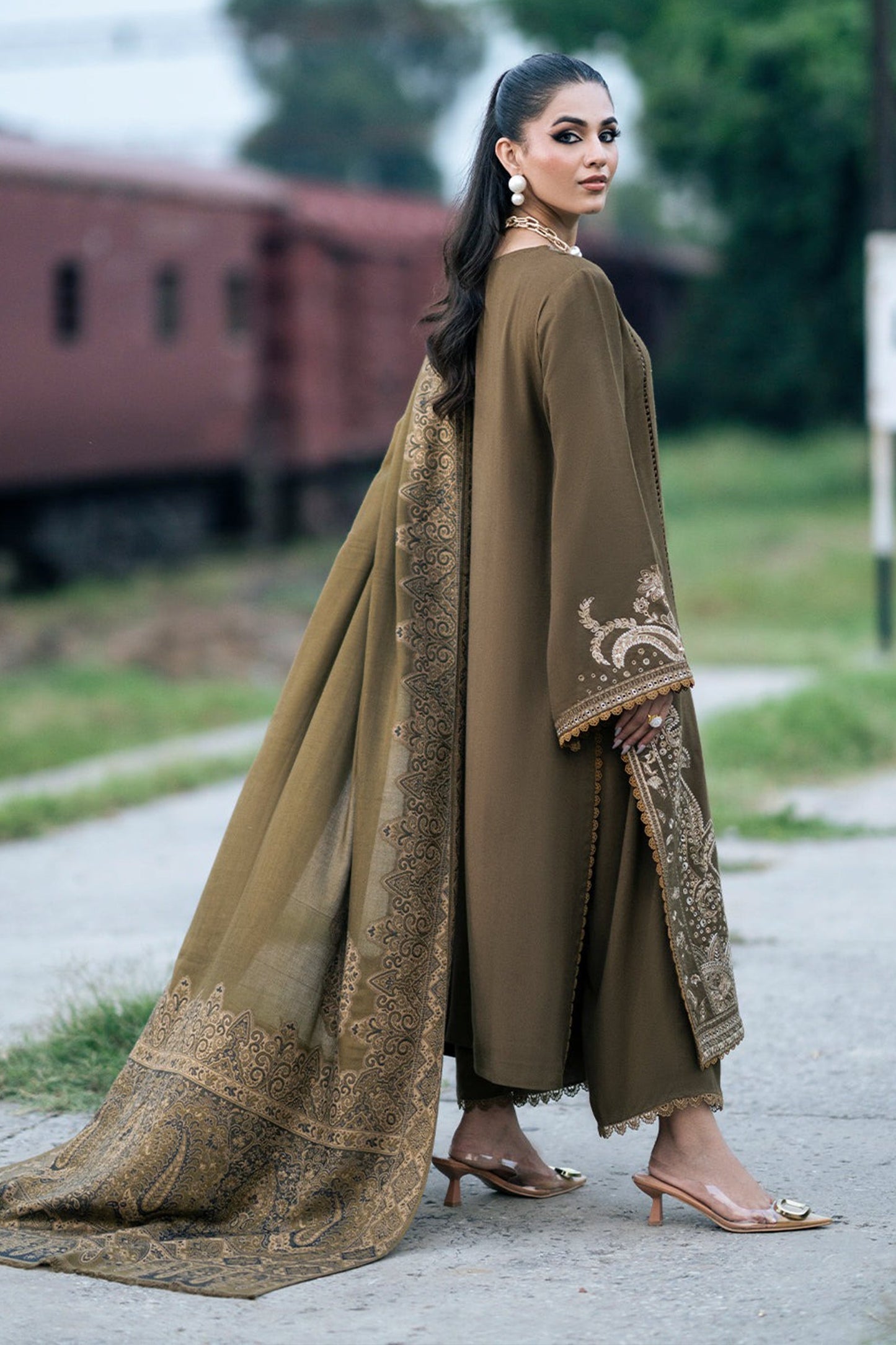 CF1116 - Winter Jazmin 3PC Dhanak Embroidered Suit