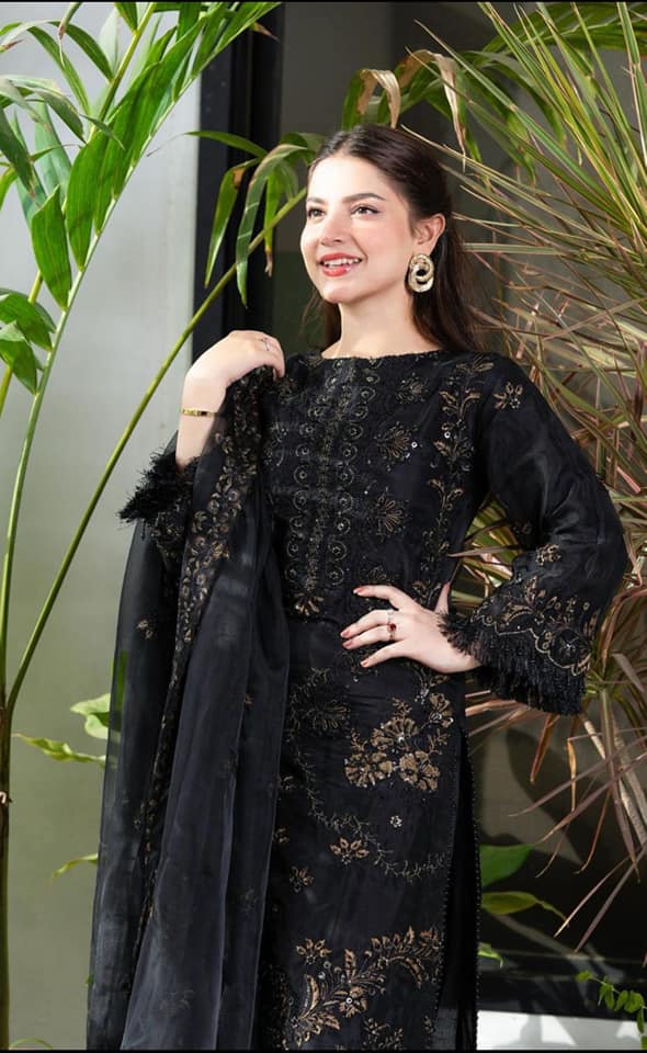 CF005-NISA - 3PC Lawn Embroidered Shirt With Chiffon Embroidered Dupatta