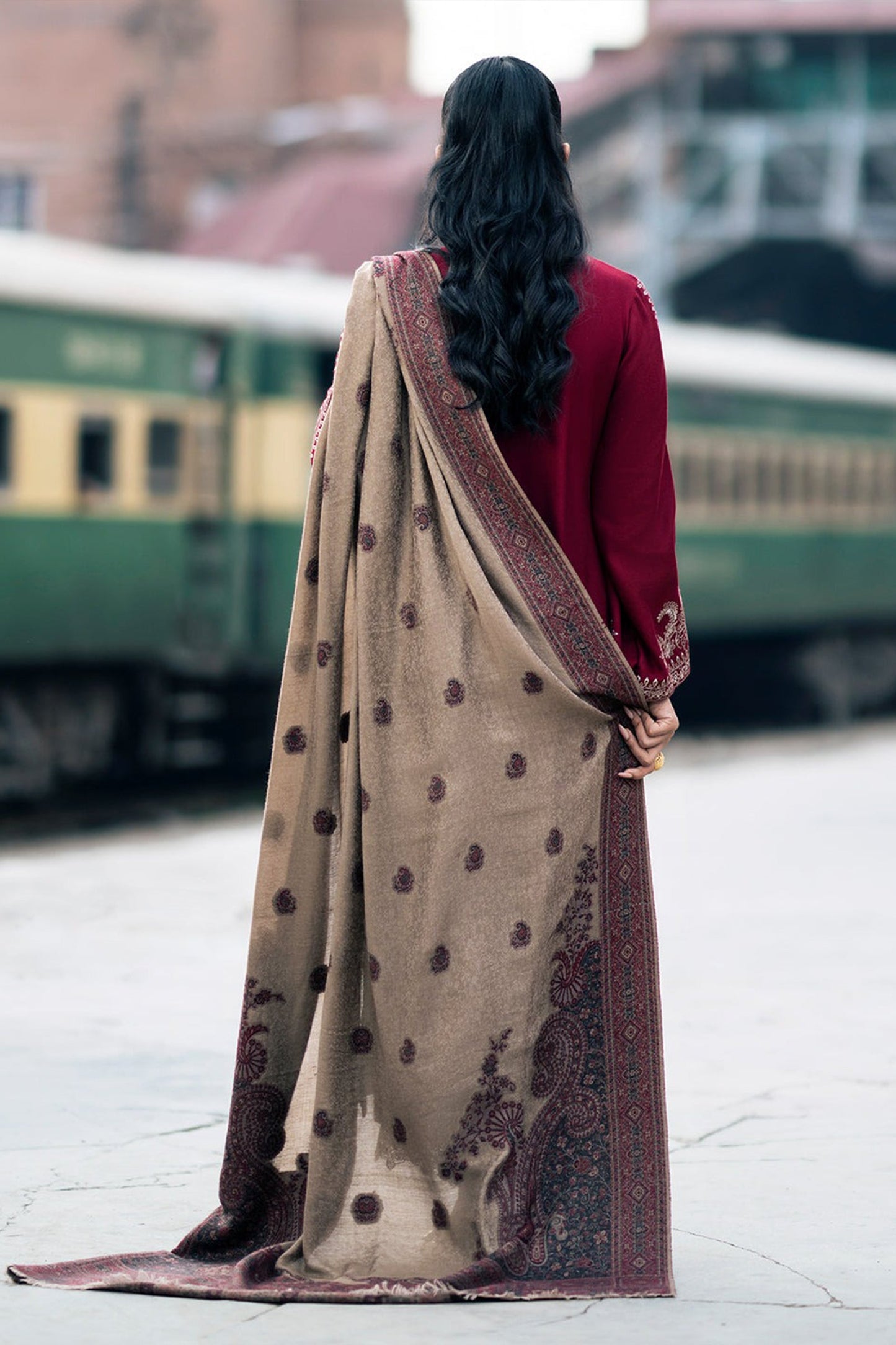 CF1108-Winter Jazmin 3PC Dhanak Embroidered Suit