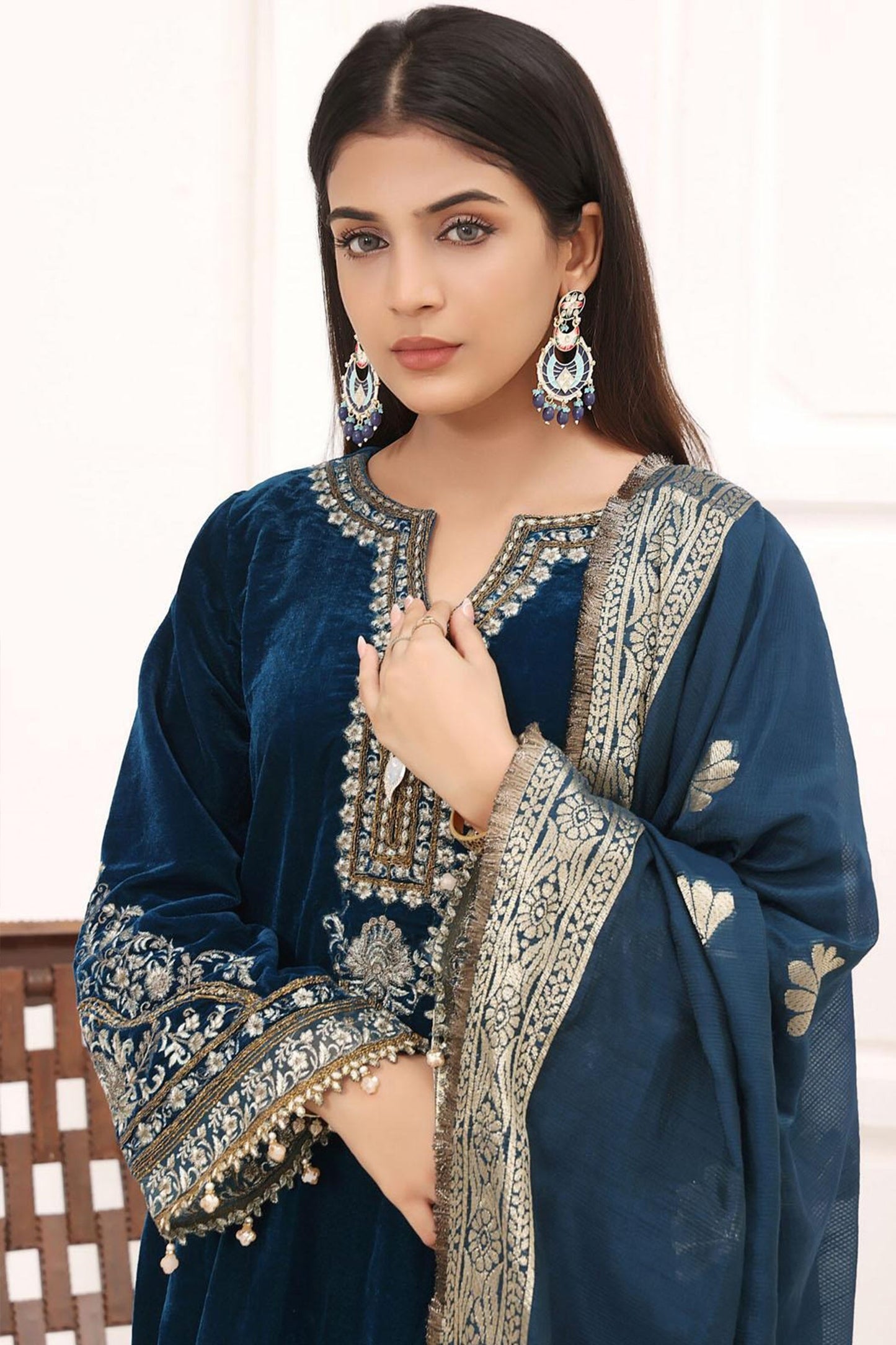 CF1112 -Winter Asim jofa Velvet Embroidered with Printed organza duppatta Winter Collection