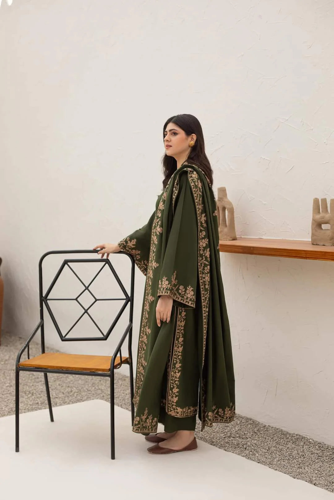 CF1258 Agha Noor - Winter 3PC Dhanak Embroidered Suit
