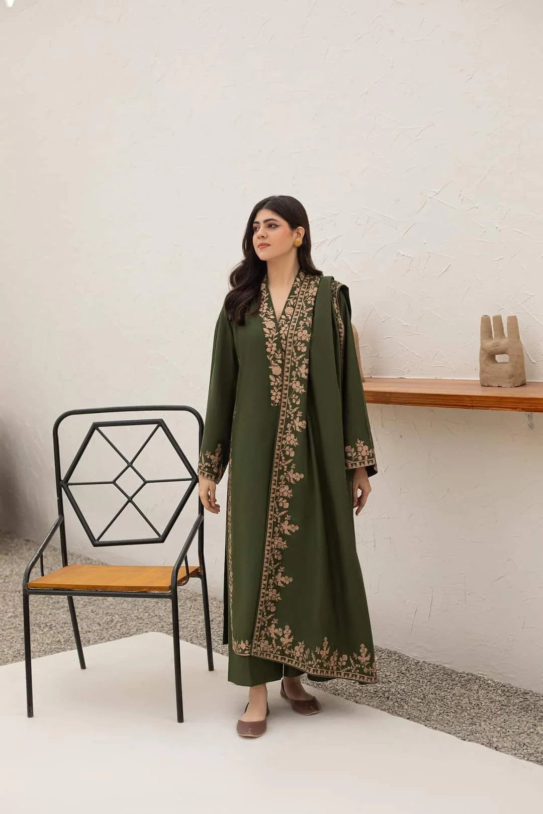 CF1258 Agha Noor - Winter 3PC Dhanak Embroidered Suit