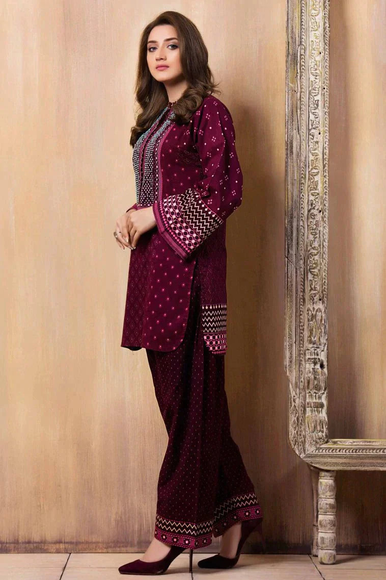 CF015-Laj wanti 2Pc Embroidered Lawn Suite With Fully Embroidered trouser & Patches