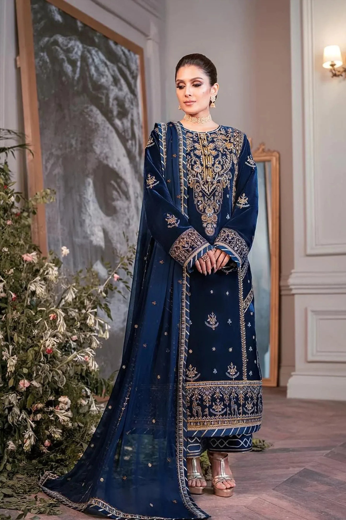 CF607-WINTER Embroidered Velvet Three piece With Embridered Chiffon Duppatta